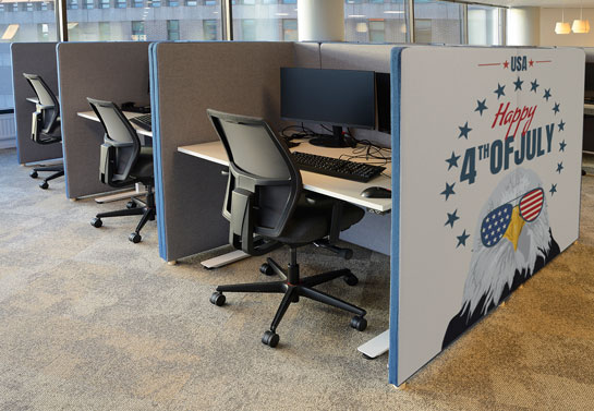 independence day decoration idea for the office cubicle
