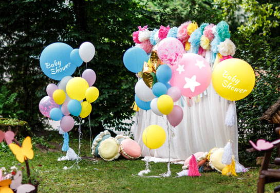 Outdoor baby shower decors with balloons
