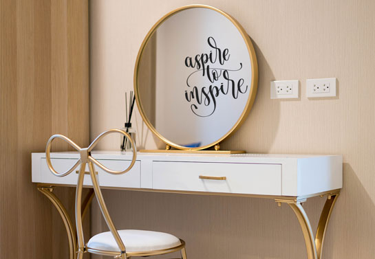 Aspire to Inspire creative DIY home mirror decor