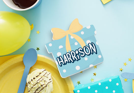 Backyard birthday gift-shaped name card