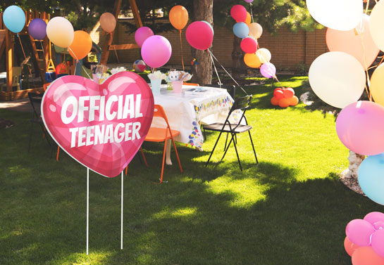 Official teenager backyard party decoration