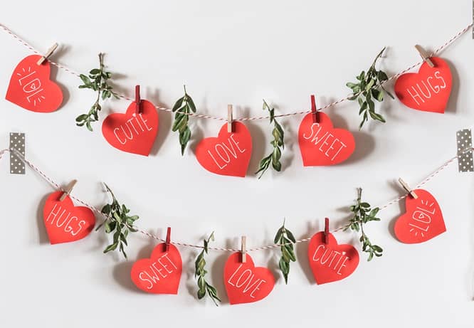 28 Super-Creative Valentine's Day Decor Ideas to Inspire Romance  Diy  valentine's day decorations, Diy valentines decorations, Valentines diy