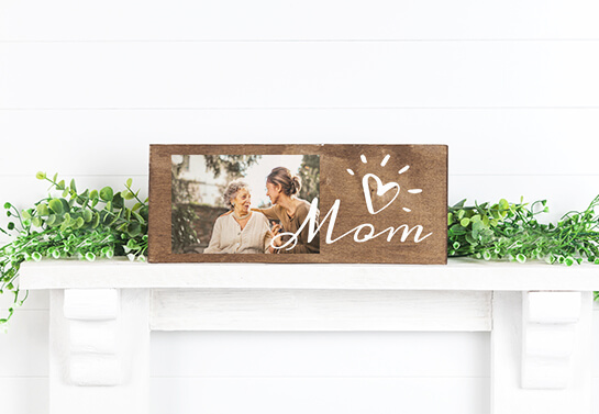 Mother's day woodworking idea with a mother and daughter photo display