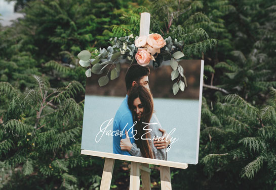 simple outdoor wedding canvas decor with relationship photo