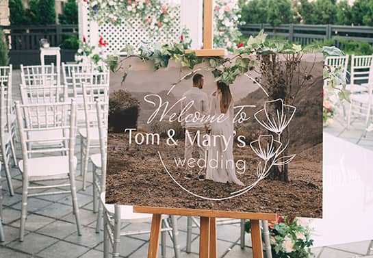 wedding welcome sign idea with a couple's photo print